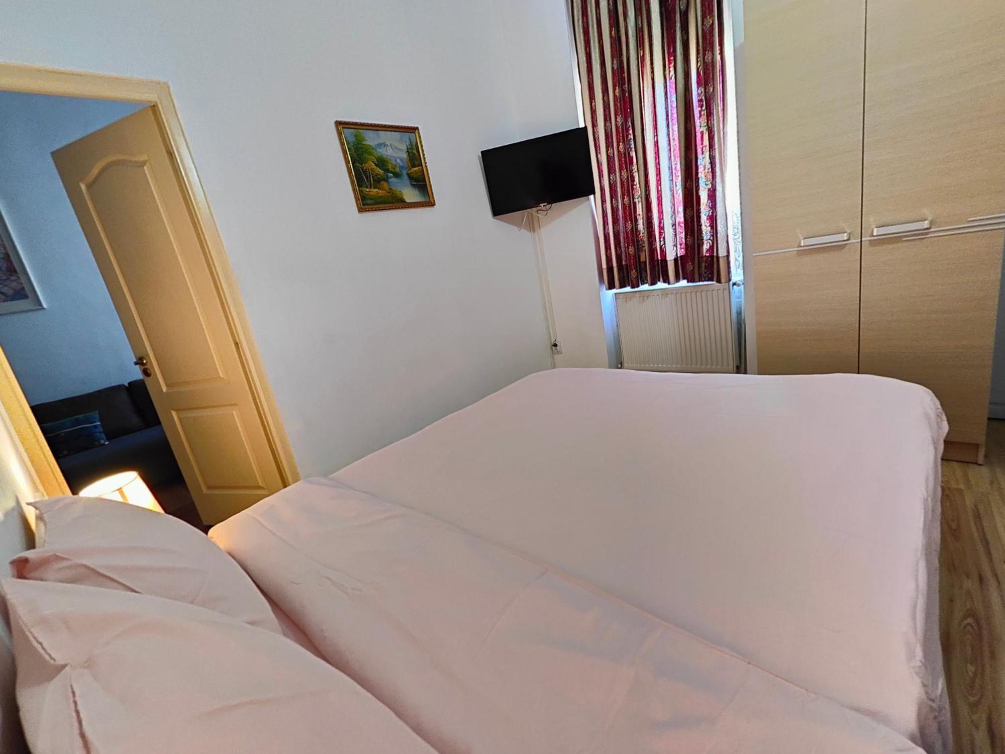 Atlas Accommodation Бухарест Экстерьер фото